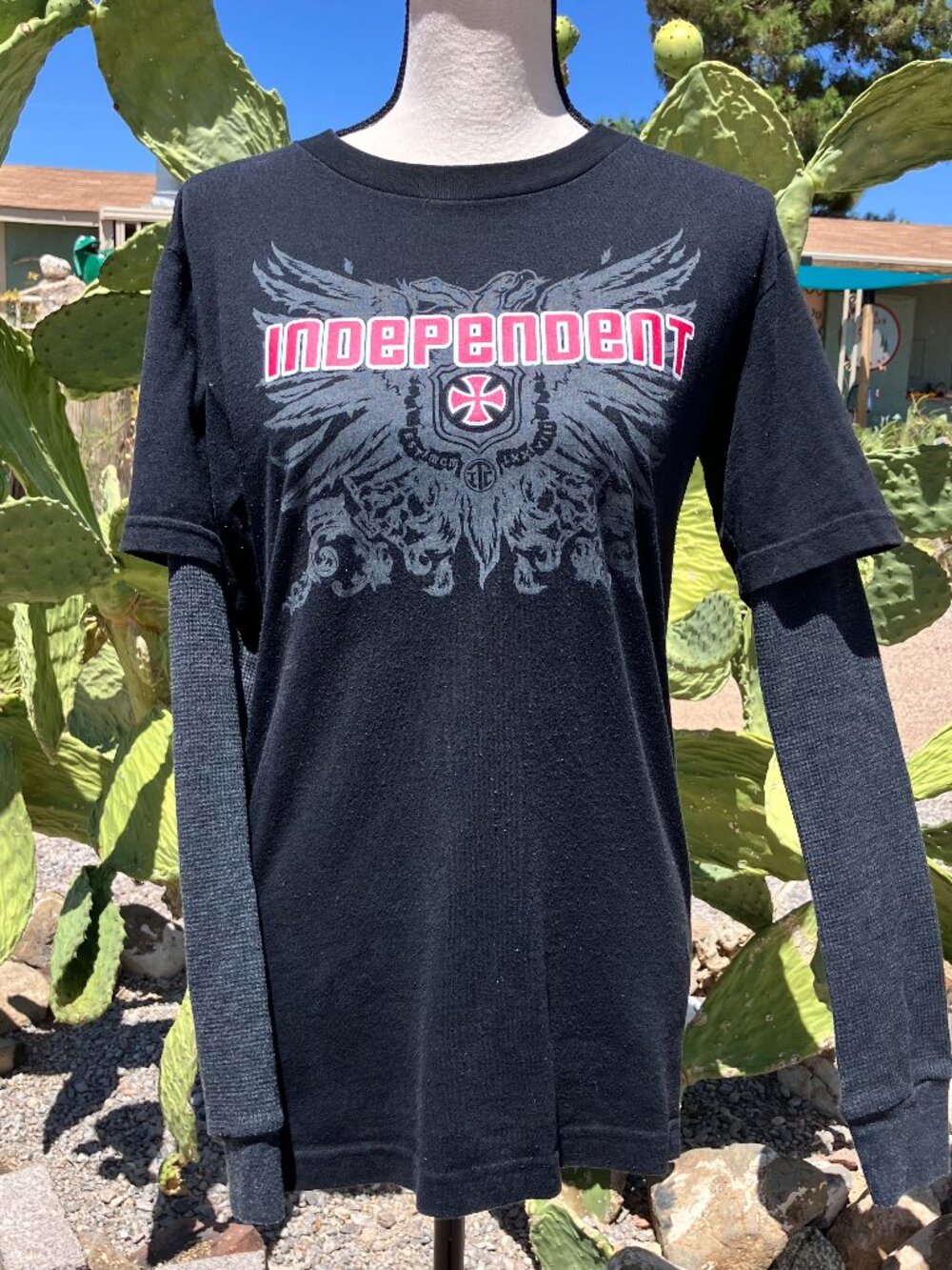 INDEPENDENT Trucks long sleeve t shirt size small